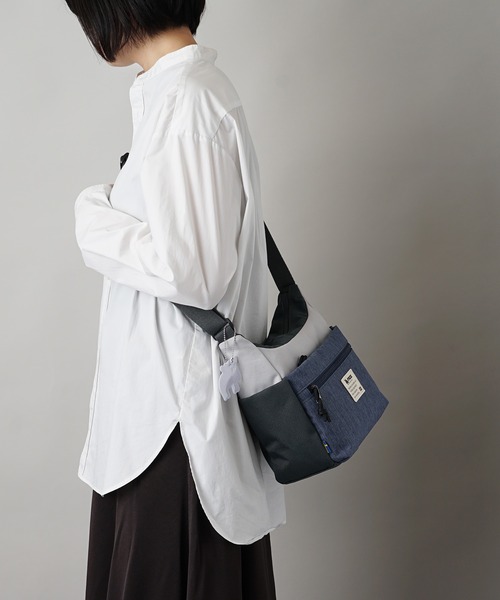 moz（モズ） ショルダーバッグ バッグ スクエアショルダーバッグ ZZEI