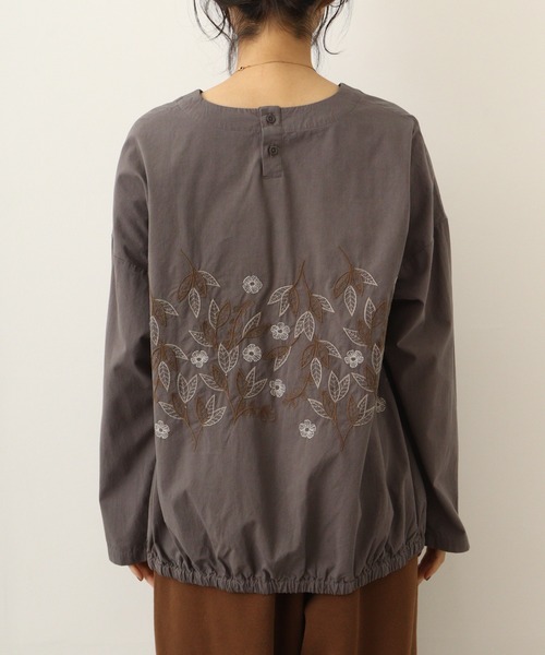 ブラウス シャツ EMAGO 裾ギャザー花刺繍ブラウス レディース Emago ブラウス シャツ EMAGO 裾ギャザー花刺繍ブラウス