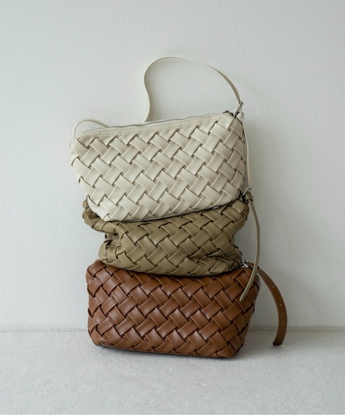 lawgy（ラウジー） ハンドバッグ woven look single handle bag