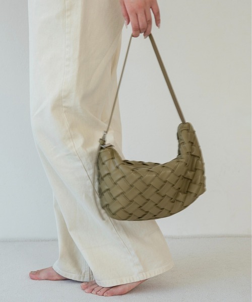 lawgy（ラウジー） ハンドバッグ woven look single handle bag