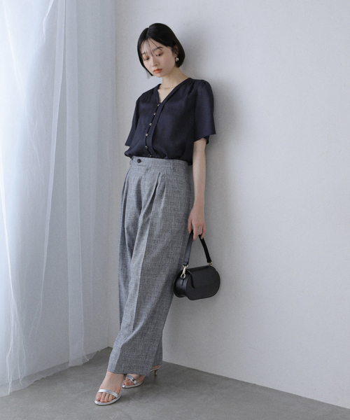 La TOTALITE（ラ トータリテ） ブラウス シャツ 「洗える」Vネック