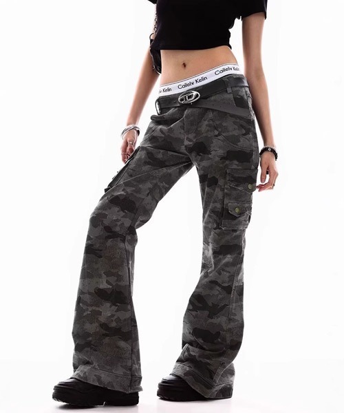 明日削除します。　FR2 梅　カモフラージュ柄 カーゴパンツ レディース Ressaca（レサーカ） カーゴパンツ カモフラージュ柄フレアカーゴ