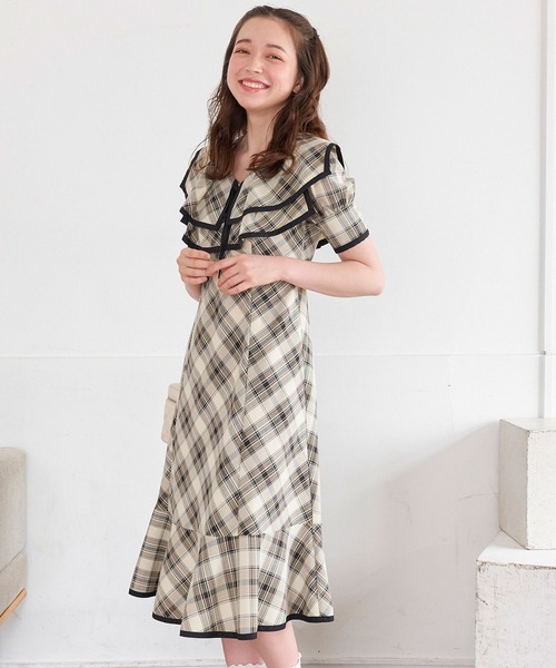 「TITTY&CO.」 半袖ワンピース M ベージュ レディース_画像2