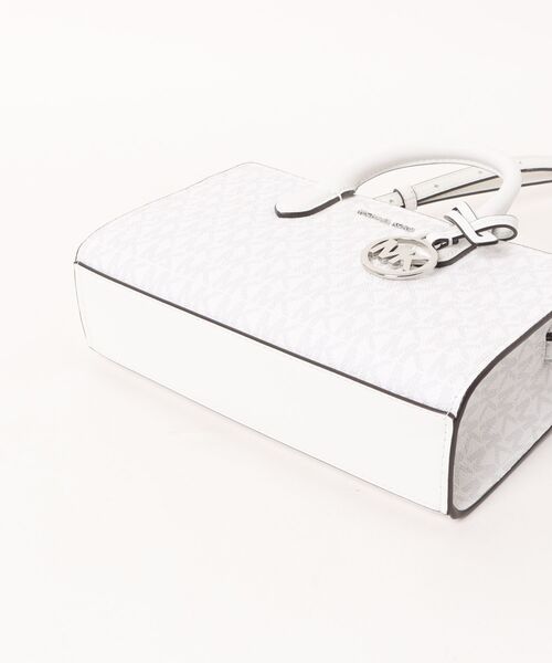MICHAEL KORS ホワイト　バック　新品・未使用 MICHAEL KORS（マイケルコース） ショルダーバッグ バッグ SCARLETT