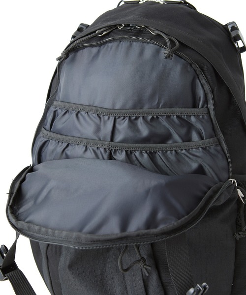 XLARGE（エクストラ ラージ） デイバック リュック FRONT ZIP POCKET