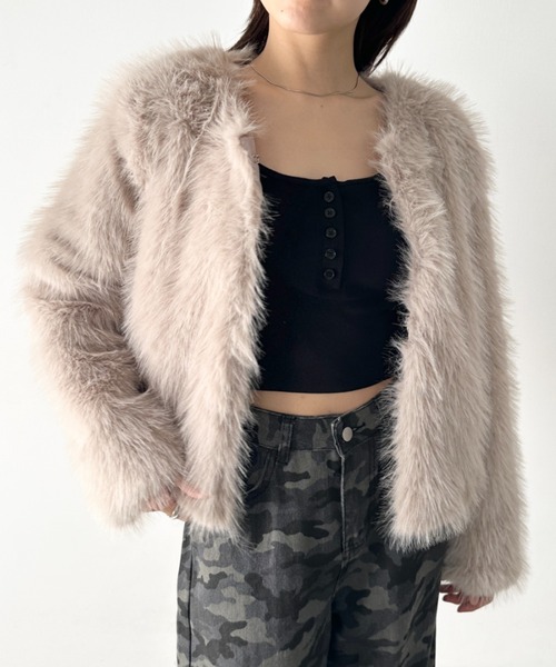 美品 自由区 フェイクファージャケット グレージュ ノーカラー ゆったり 大きめ Bamm ジャケット ノーカラージャケット ノーカラーフェイクファー