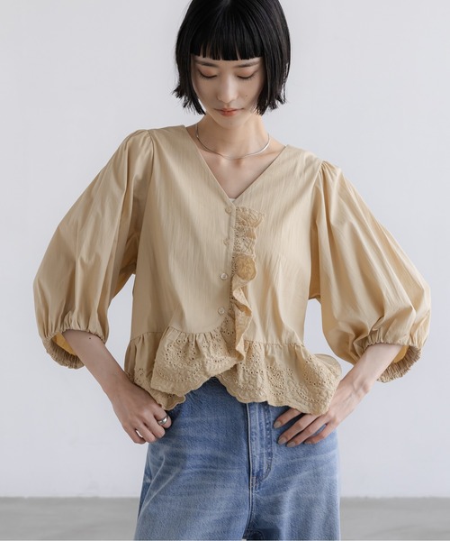 ブラウス シャツ カットワークフリルブラウス  638507 レディースの画像