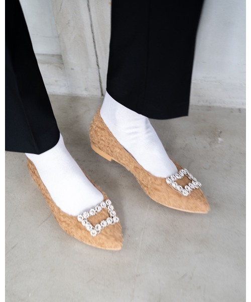 パンプス ポインテッドトゥ フラット ビジューバックル : ZOZOTOWN