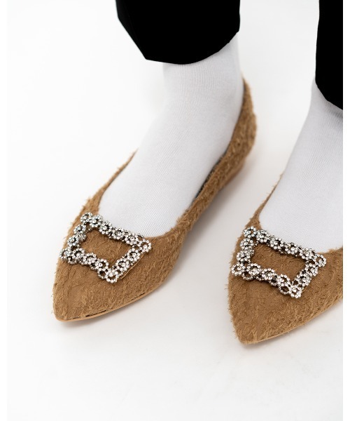 パンプス ポインテッドトゥ フラット ビジューバックル : ZOZOTOWN