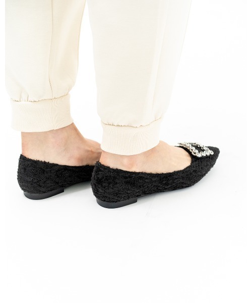 パンプス ポインテッドトゥ フラット ビジューバックル : ZOZOTOWN