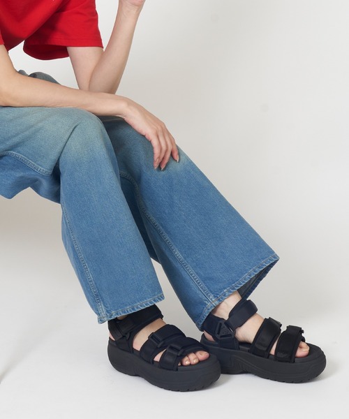 新品未使用シャカネオバンジー厚底サンダル23サイズ。 SHAKA シャカ サンダル NEO BUNGY CHUNKY ネオバンジーチャン