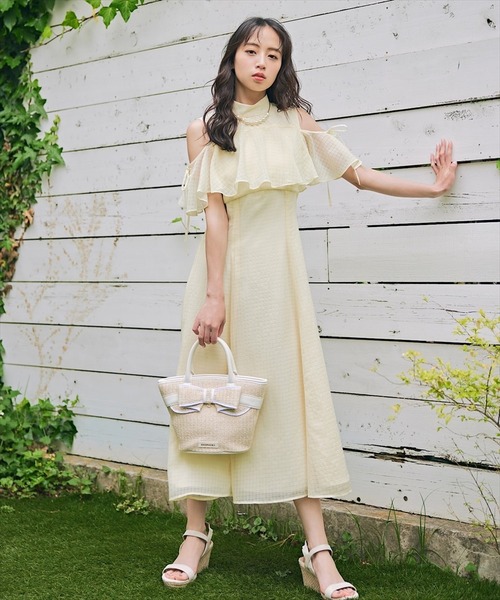 SWINGLE ワンピース シアーチェックケープオフショルワンピース