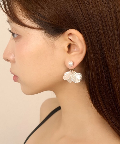 ☆クロネコ☆ ピアス他　3点おまとめ CEMO NEMO（セモネモ） ピアス シェル調 フラワー×パール バック