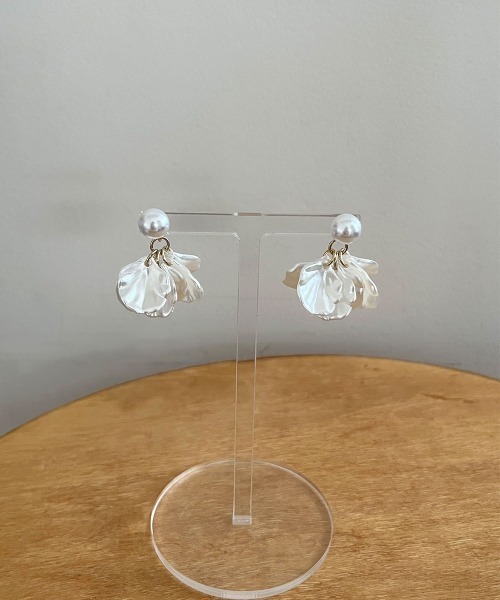 CEMO NEMO（セモネモ） ピアス シェル調 フラワー×パール バック