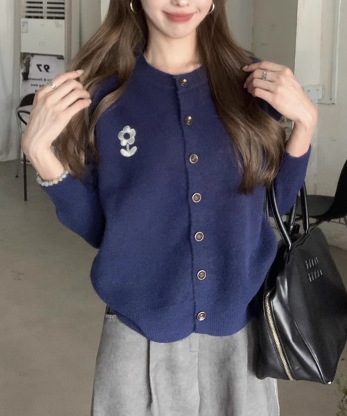 emi+ カーディガン 花柄刺繍クルーネックニットカーディガン