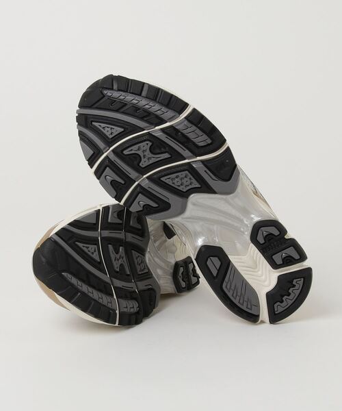 ASICS（アシックス） ローカットスニーカー 23.5 ホワイト×シルバー