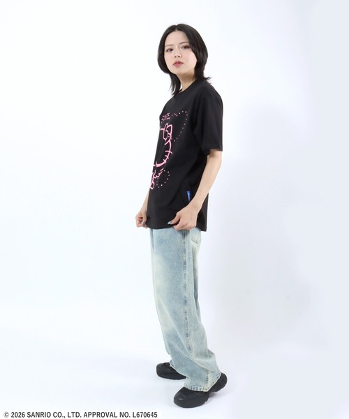 sanrio（サンリオ） tシャツ 半袖 HELLO KITTY LOVE SEQUENZ TEE