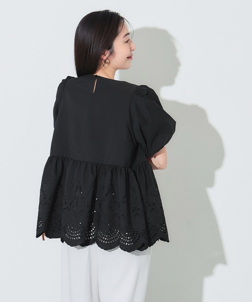アドーア♡パンチングレース 半袖ブラウス レッド未着用品 coca（コカ） ブラウス シャツ 夏 半袖 パンチングレースフレア