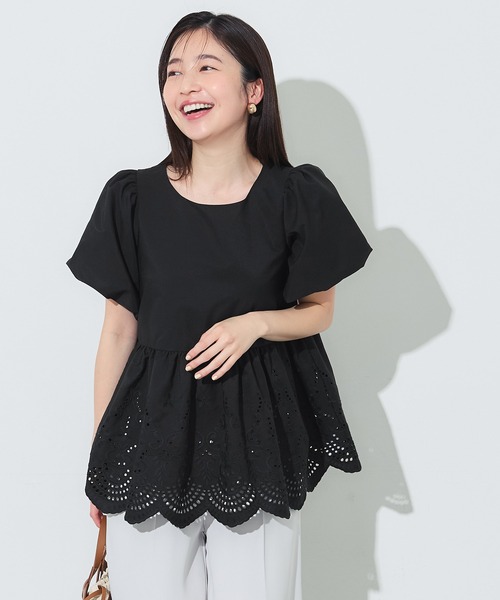 アドーア♡パンチングレース 半袖ブラウス レッド未着用品 coca（コカ） ブラウス シャツ 夏 半袖 パンチングレースフレア