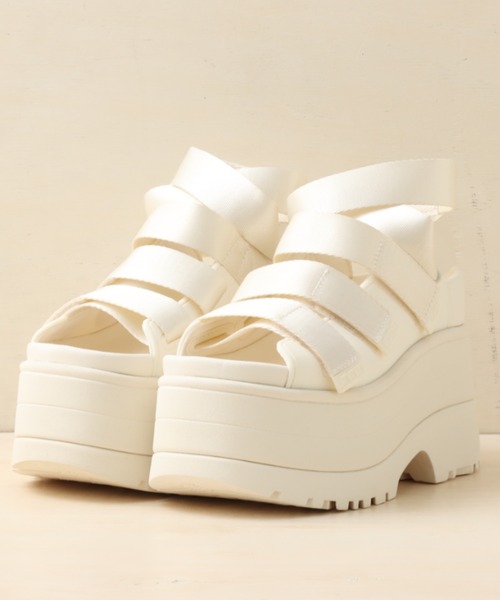 UGG ゴールデンライズ サンダル 白 23cm - メルカリ