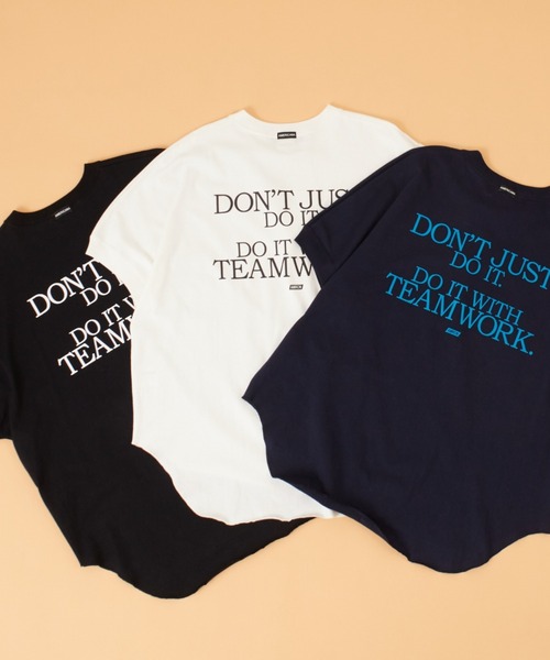 tシャツ 「Americana×JEANS FACTORY/アメリカーナ×ジーンズファクトリー」 別注 ラウンドヘム バックプリントTシャツ レディー AMERICANA tシャツ 「Americana×JEANS FACTORY/アメリカーナ