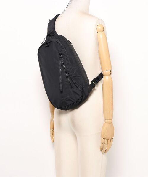 NIKE（ナイキ） ウエストポーチ U COMMUTE SLING BAG バッグ FZ6132