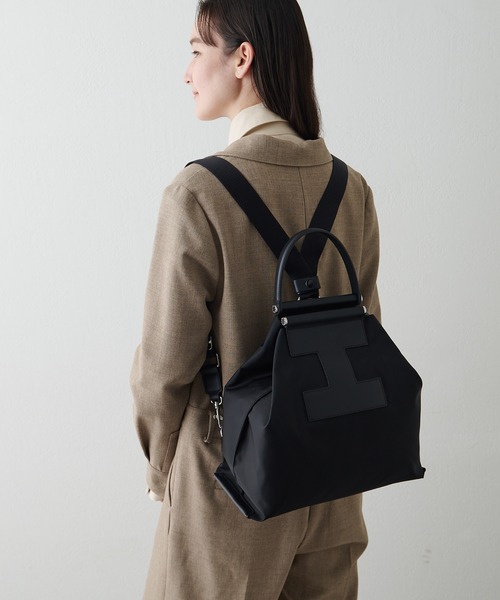 IACUCCI ブラックショルダーバッグ