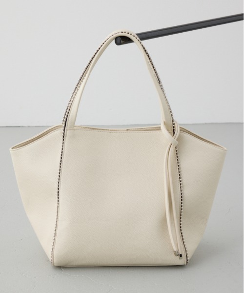   ホワイト トートバッグ　新品　未使用品 AZUL BY MOUSSY（アズールバイマウジー） トートバッグ ボールチェーン