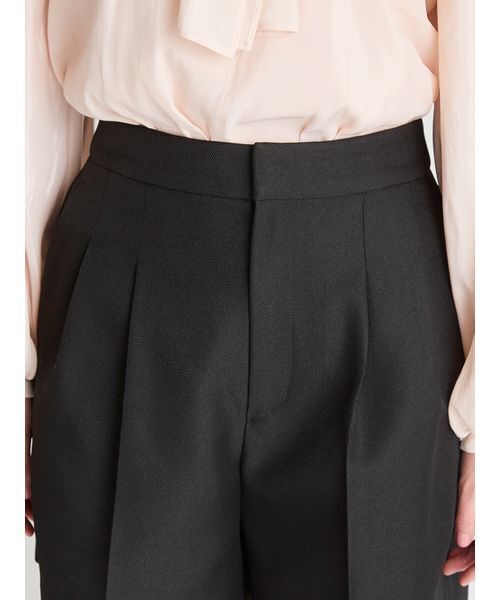 新品 未使用 CELFORD ハイウエスト ショート パンツ セルフォード 38 CELFORD（セルフォード） ショートパンツ 38 ブラック レディース