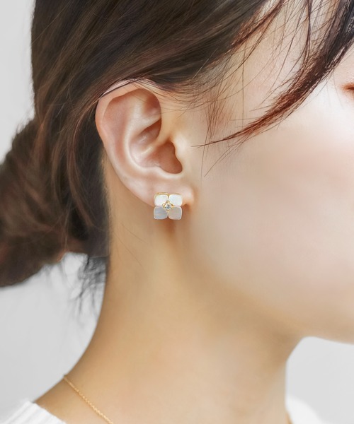 ANEMONE（アネモネ） ピアス ビジュー×シェルフラワーピアス