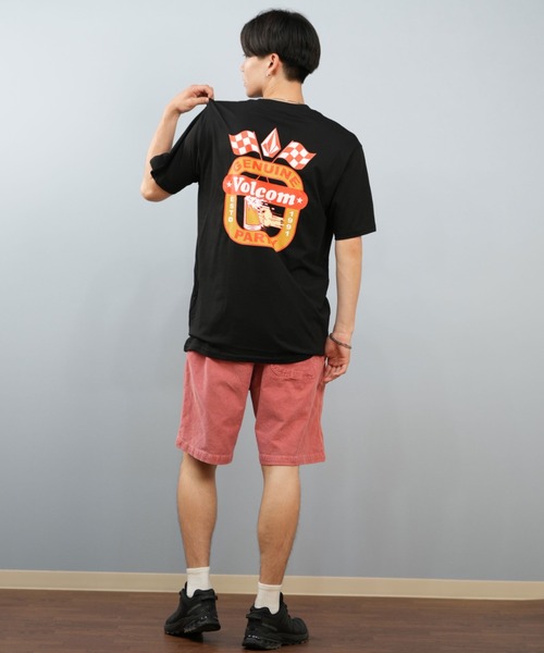【Volcom】 Star Shields バックプリント T シャツ Volcom】 Star Shields バックプリント T シャツ Star Shields
