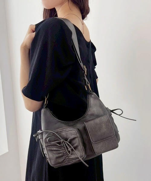 topologie キルティングバッグ 中型 黒(ストラップ付き) topologie キルティングバッグ 中型 黒(ストラップ付き)