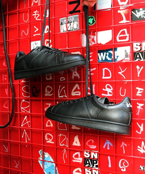 「London Shoe Make」 ローカットスニーカー 24.5cm ブラック メンズ_画像4