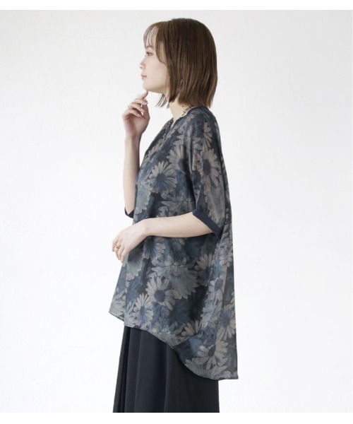 OTONA tシャツ 花柄シアートップス(ブルー ネイビー) レディース