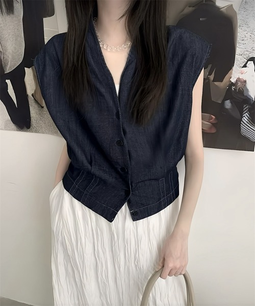 ブラウス シャツ Ｖネック デニムシャツ（キャップスリーブ×ウエストシェイプ設計） レディース