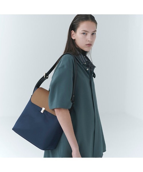 ショルダーバッグ Leather Flap Nylon Twill Shoulder Bag メンズ レディースの画像