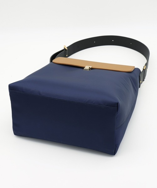 ショルダーバッグ Leather Flap Nylon Twill Shoulder Bag メンズ レディースの画像