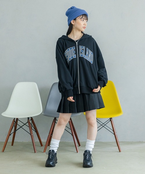 repipi armario（レピピアルマリオ） パーカー フロントワッペンZIP