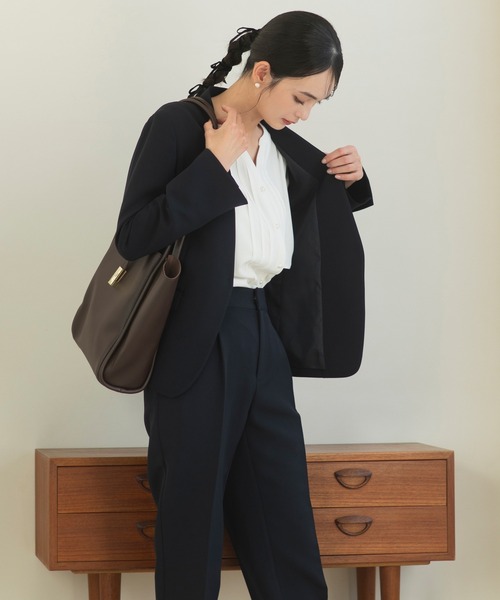 【未使用】ブルーレーベル パンツ スーツ 2点 セットアップ ブラック 38 ノーカラーウエストタックペプラムパンツスーツ3点セット「SU1082