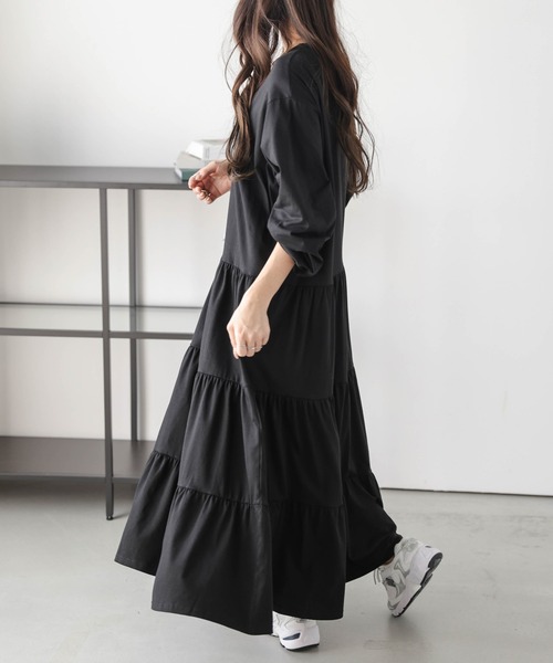 【美品】定価4.8万✴︎BEARDSLEY ティアードロングワンピース　ブラック BEARDSLEY（ビアズリー）の「ティアードロングワンピース（ワンピース