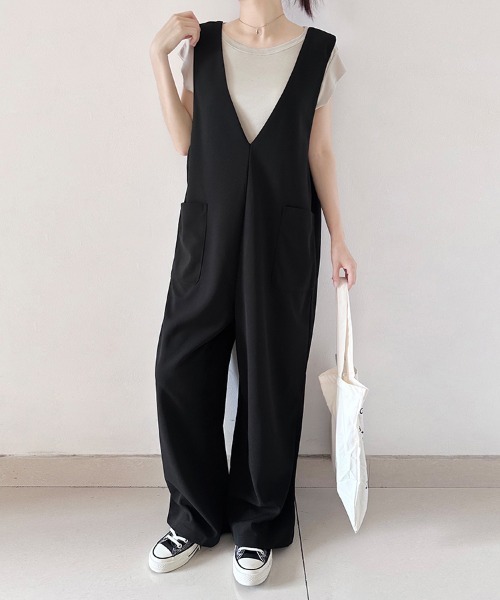 サロペット・オーバーオール・オールインワン MEER. V NECK JUMPSUIT / BLK サロペット オーバーオール 深Vネックサロペット レディース
