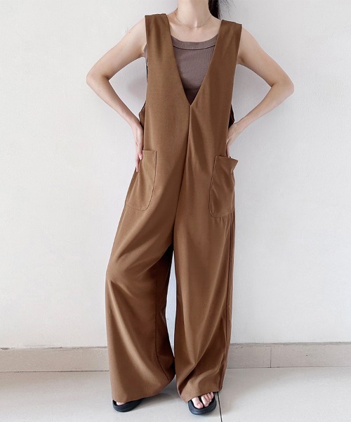 サロペット・オーバーオール・オールインワン ito fukuoka back open all-in-one brown サロペット オーバーオール 深Vネックサロペット レディース