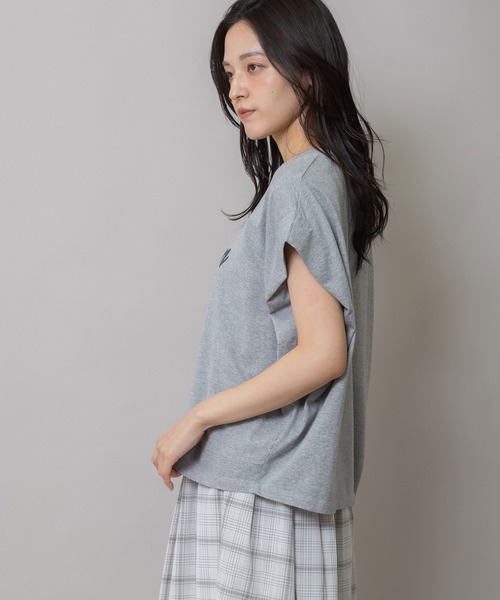 tシャツ The Plum”ロゴプリントタックスリーブTシャツ レディースの画像
