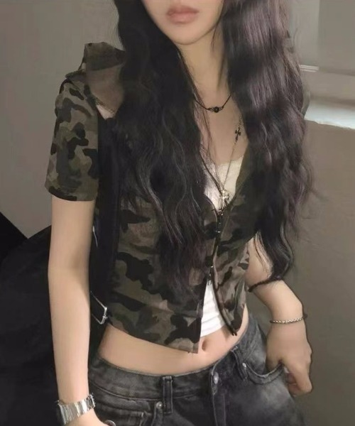 迷彩柄フード付きパーカーとショートパンツセット パーカー 迷彩柄 ダブルジップ ショート丈半袖パーカー レディース