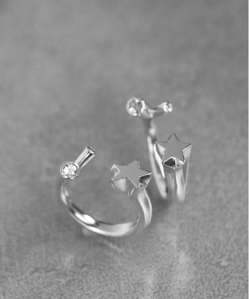 vv 指輪 リング vv.jewelry: 星と2粒ホワイトトパーズのオープンリング