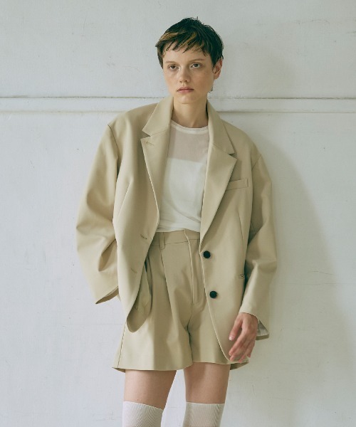 セットアップ Wide-Leg Jacket × Formed Tuck-Front Shorts レディース