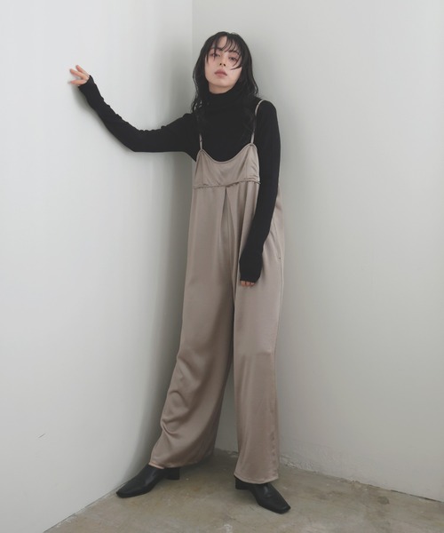 専用　LOHEN ローヘン　COMBINASON オールインワン　新品未使用 lohen ローヘン ダブルクロスコクーンオールインワングレージュ