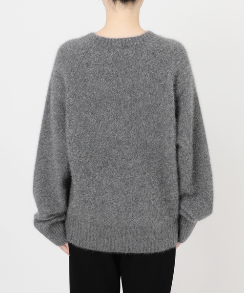 【ほぼ未使用✨】AP STUDIO ウール100% ふわふわニット　黒　秋冬活躍 ラインニットプルオーバー（ニット/セーター）｜AP STUDIO（エーピー