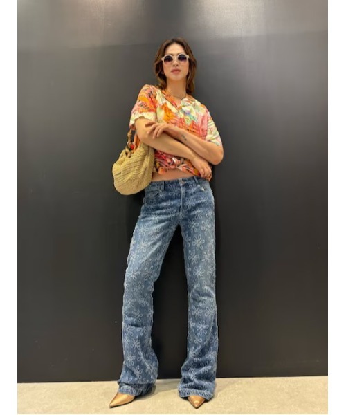 【新品未使用】Desigual／カーブデニム／刺繍デニム 30 Desigual（デシグアル） ジーンズ デニム デニムパンツ 花柄刺繍フレア