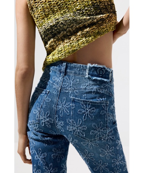 Desigual（デシグアル） ジーンズ デニム デニムパンツ 花柄刺繍フレア